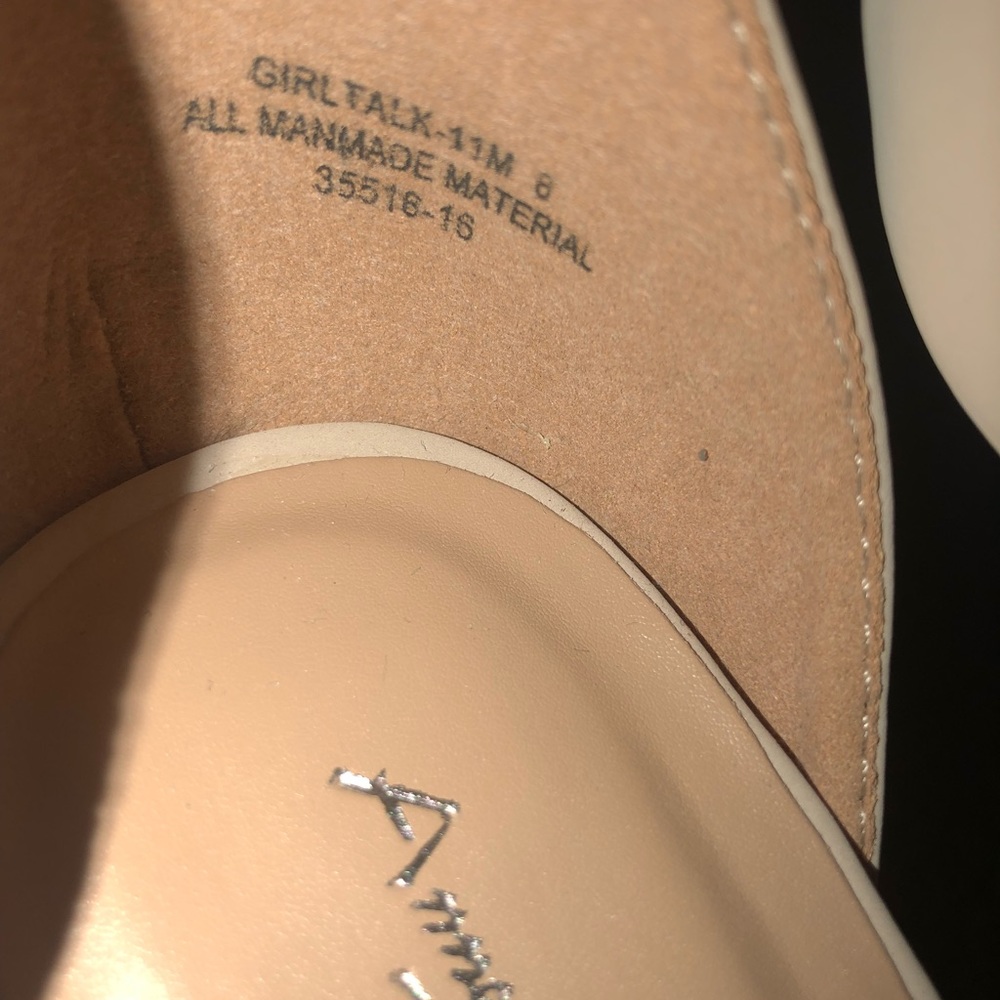 Brand new nude heels - Picture 2 of 2